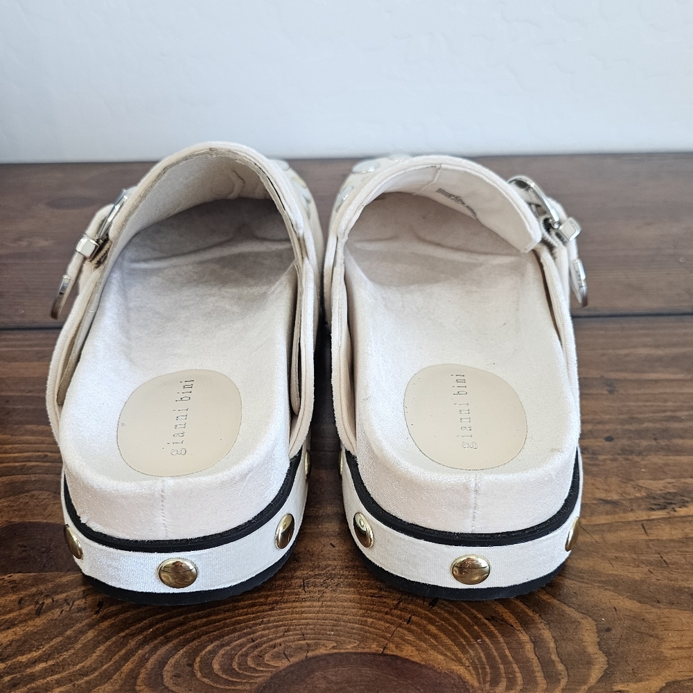 Gianni Bini Women's Cream Suede Clogs/Mules w/ Silver/Gold Accents Size 8 & 9.5 - Picture 4 of 8